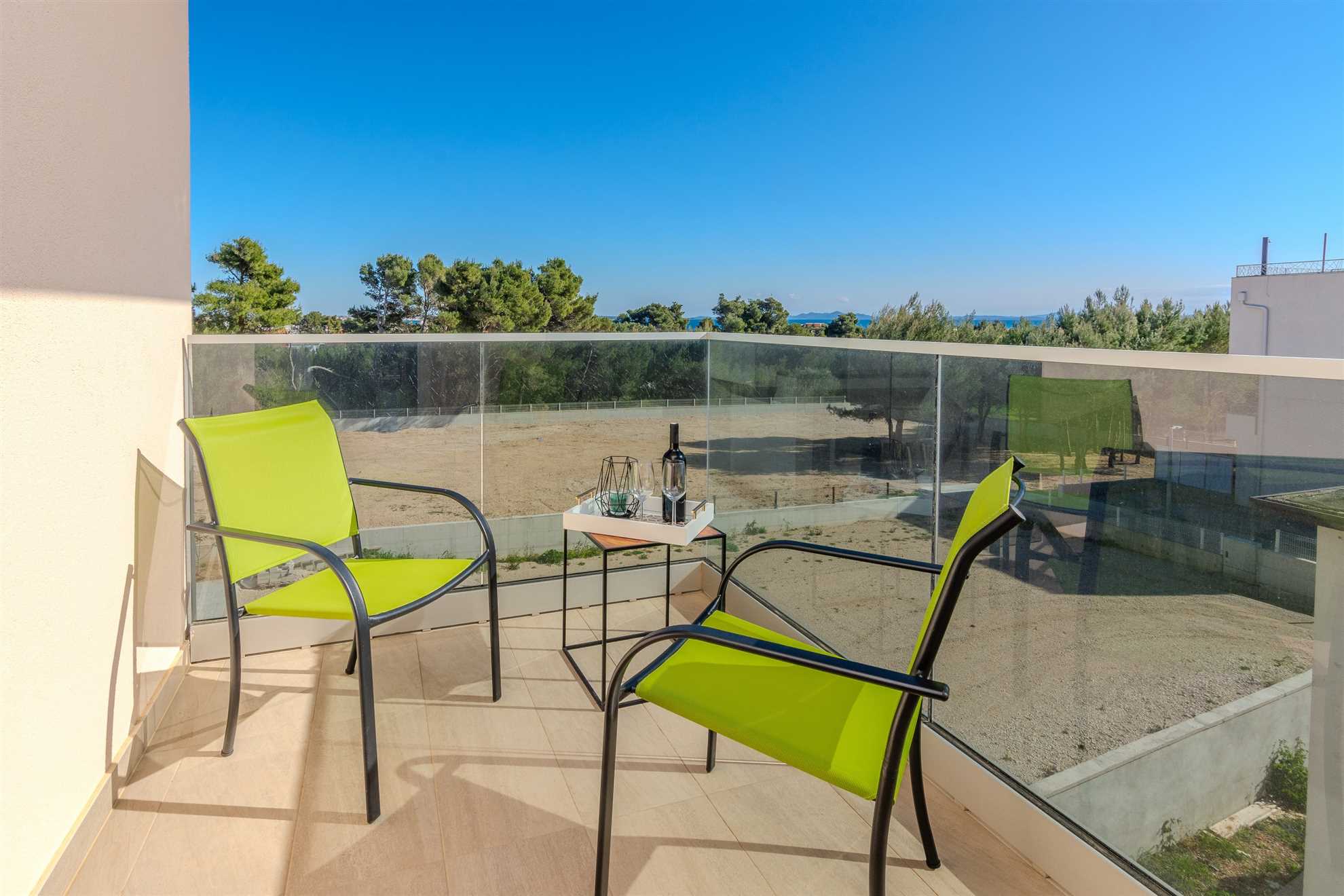 Partial sea view  | Modern apartment | For 6-8 persons