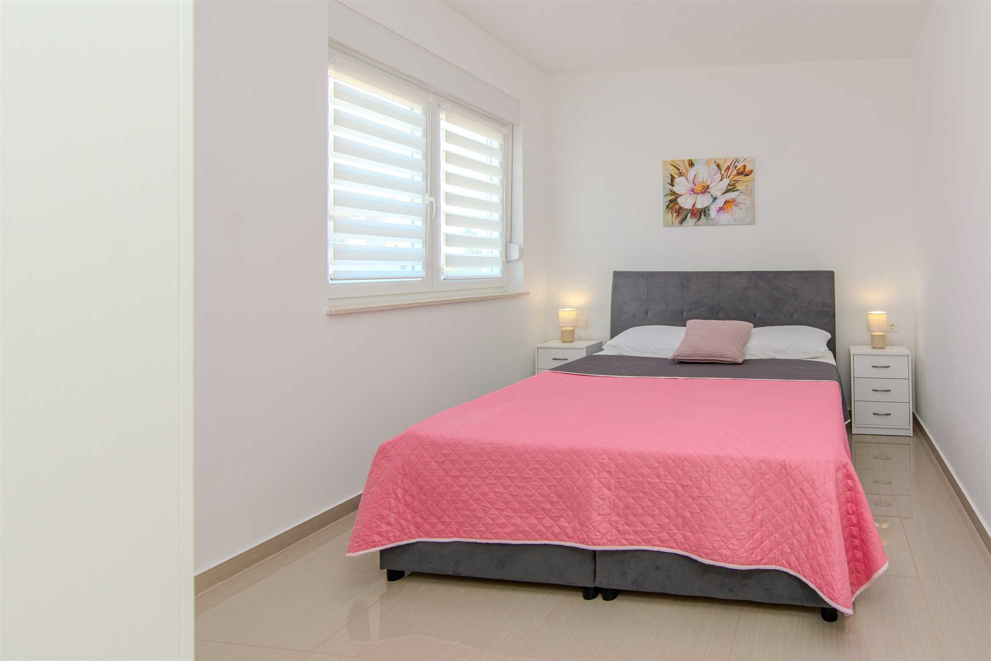 Partial sea view  | Modern apartment | For 6-8 persons