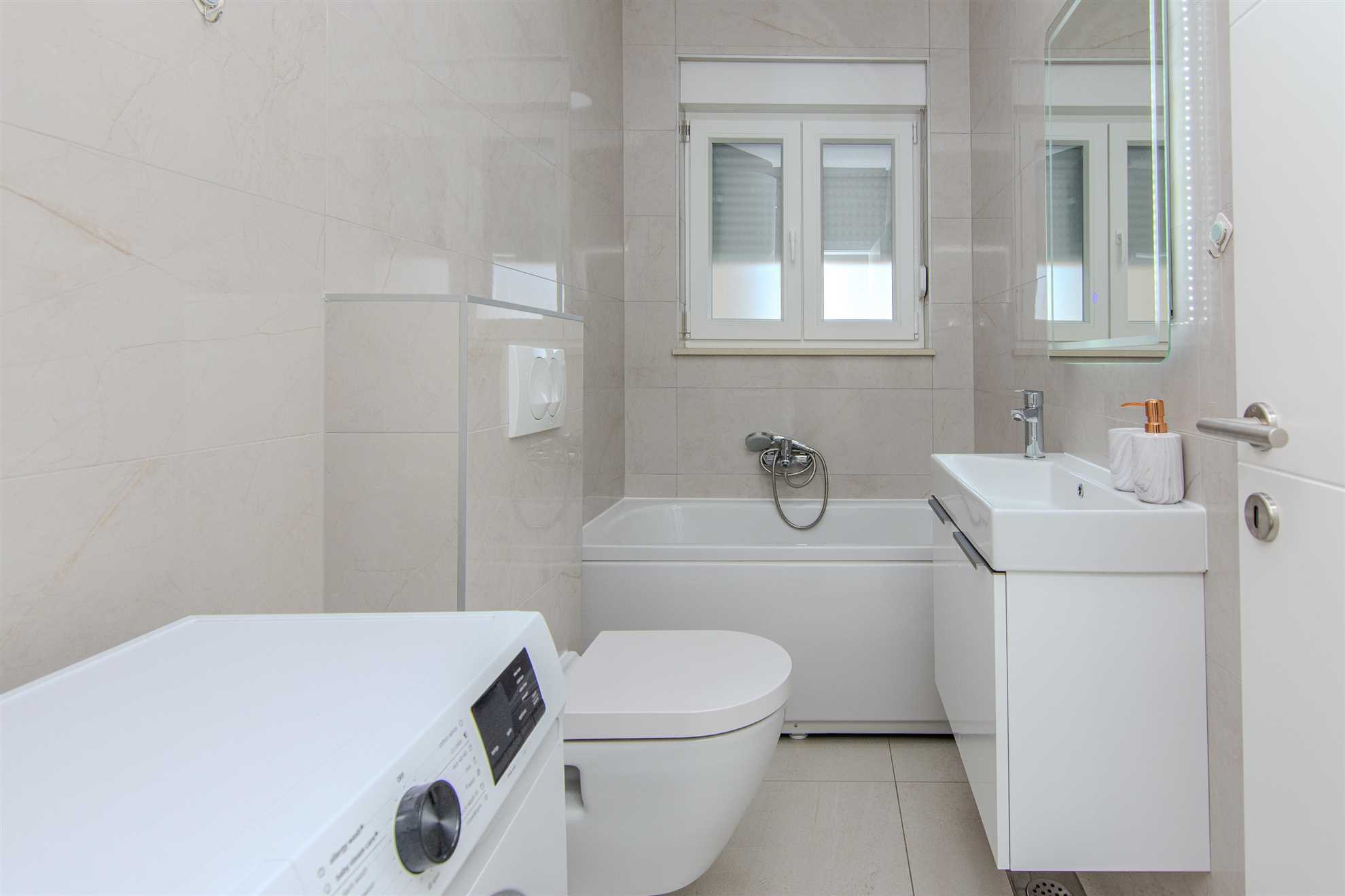 Partial sea view  | Modern apartment | For 6-8 persons