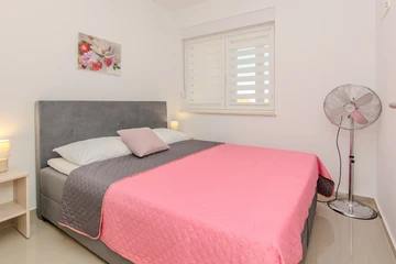 Vir Island Apartment with Partial Sea View, Sleeps 8