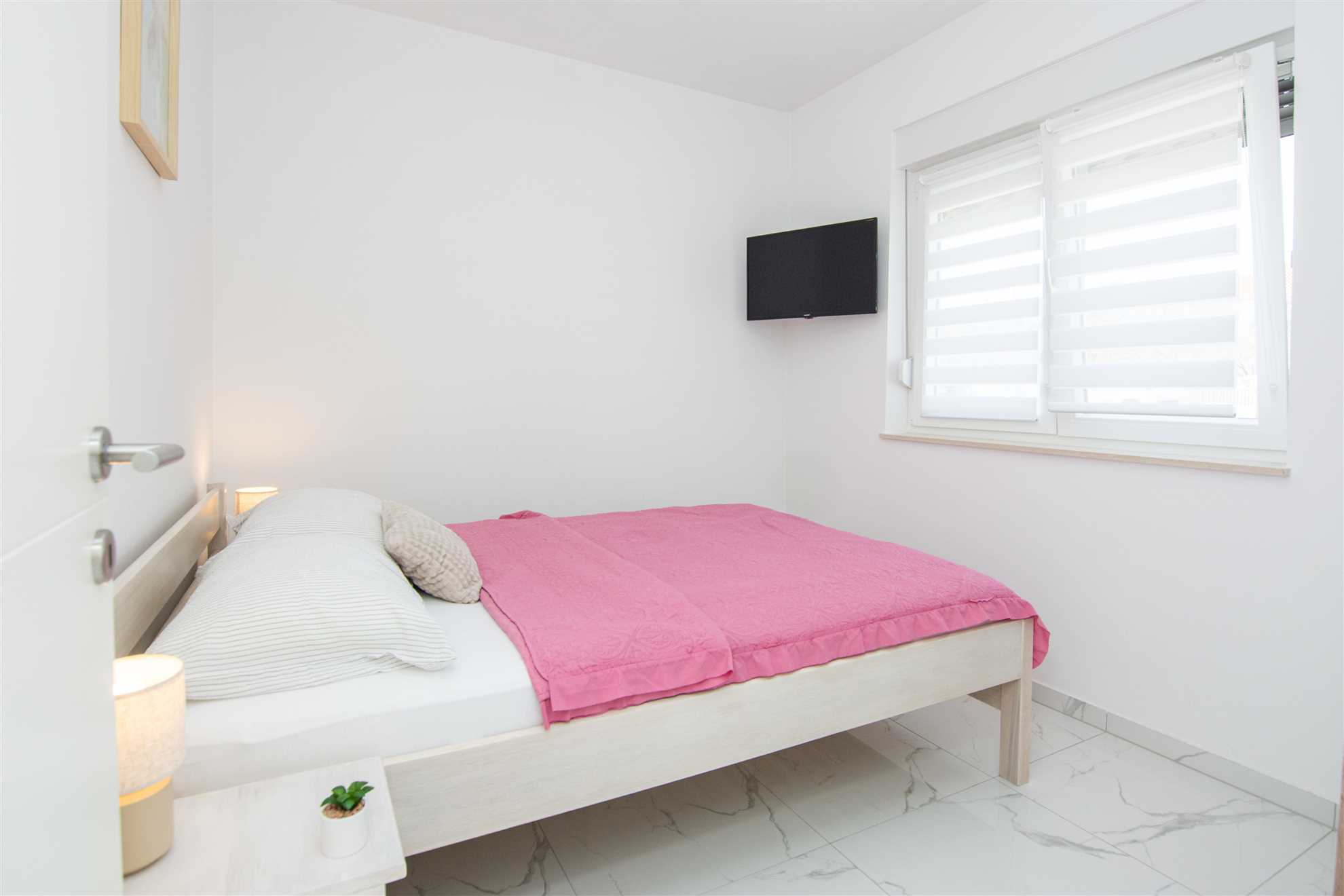 Modern apartment | For 4 persons  | In the center of the island of Vir