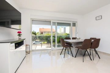 Vir Apartment for 6–8 Guests with Balconies