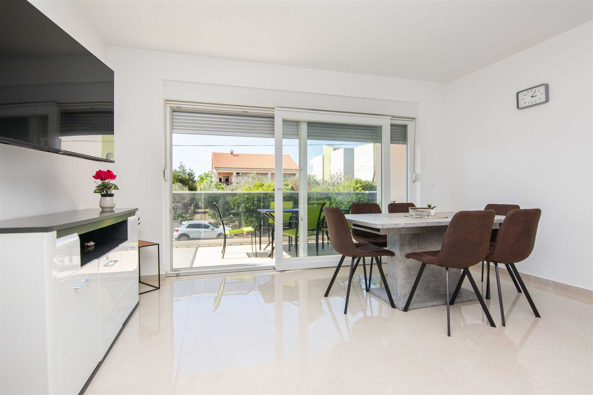 In the center of the island of Vir | For 6-8 persons | New and modern