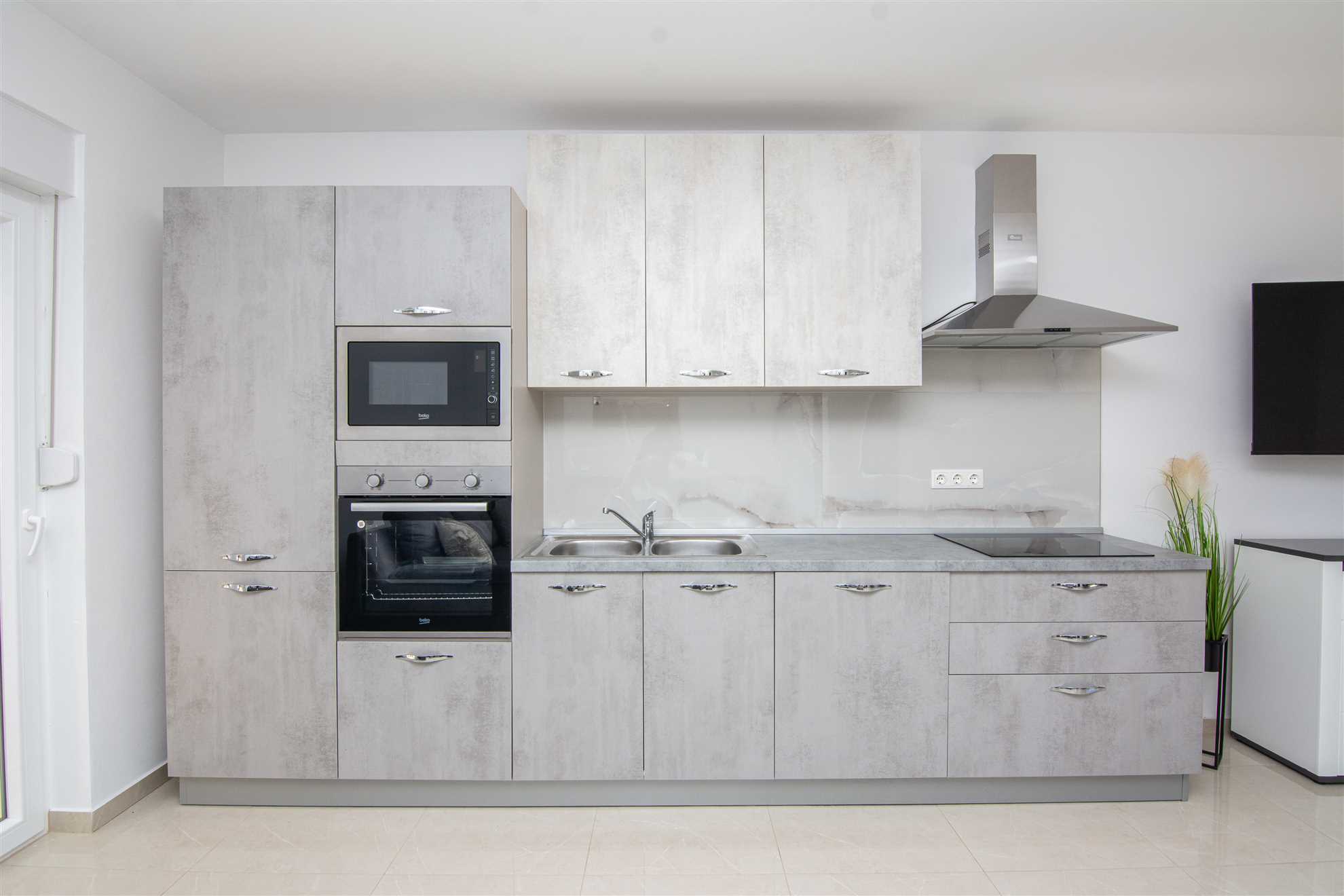 In the center of the island of Vir | For 6-8 persons | New and modern