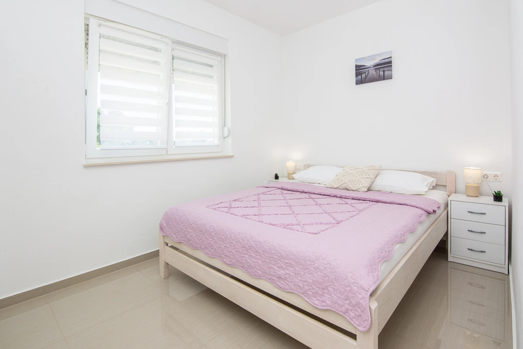 Vir Apartment for 6–8 Guests with Balconies