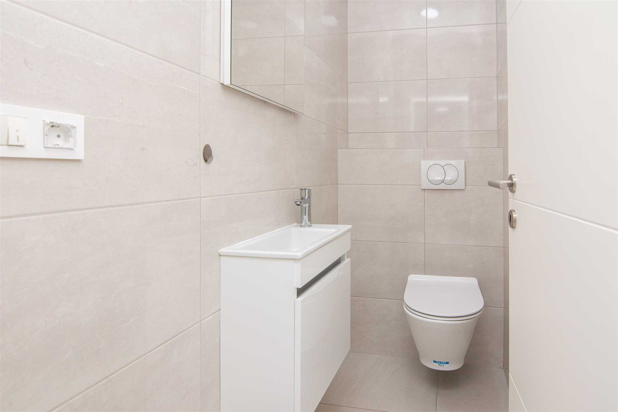 In the center of the island of Vir | For 6-8 persons | New and modern