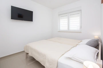 Vir Apartment for 6–8 Guests with Balconies