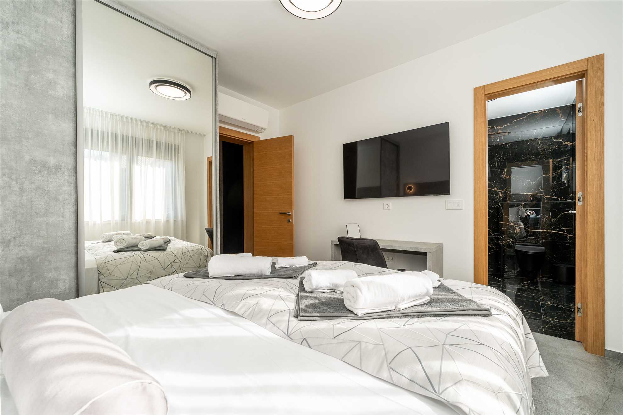 Apartment for 4-6 persons | 100 m from the sea | swimming pool