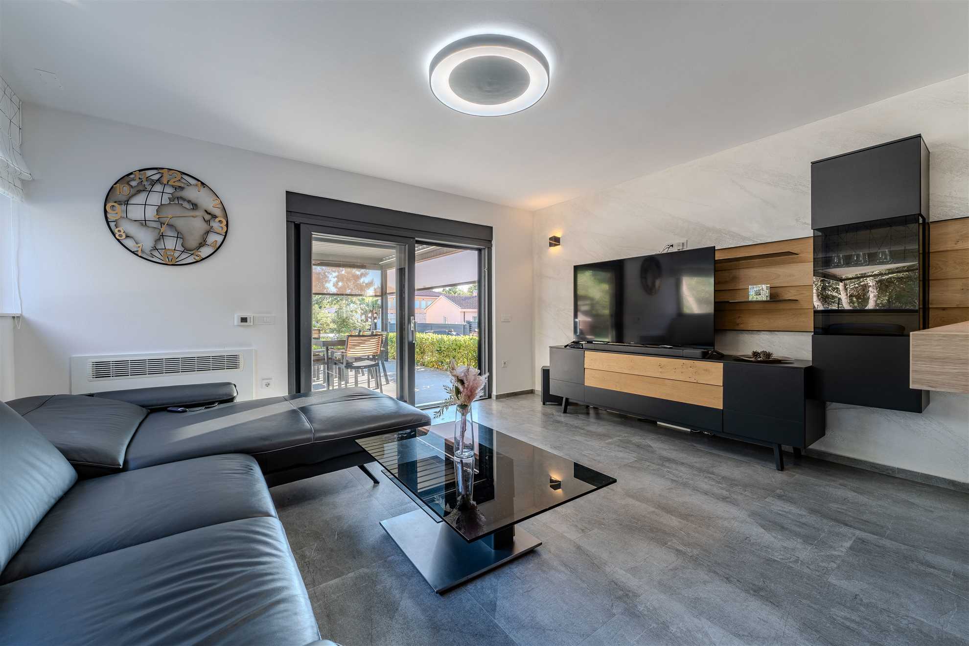 100 m from the sea  | Accommodation for 6-8 persons | Pool