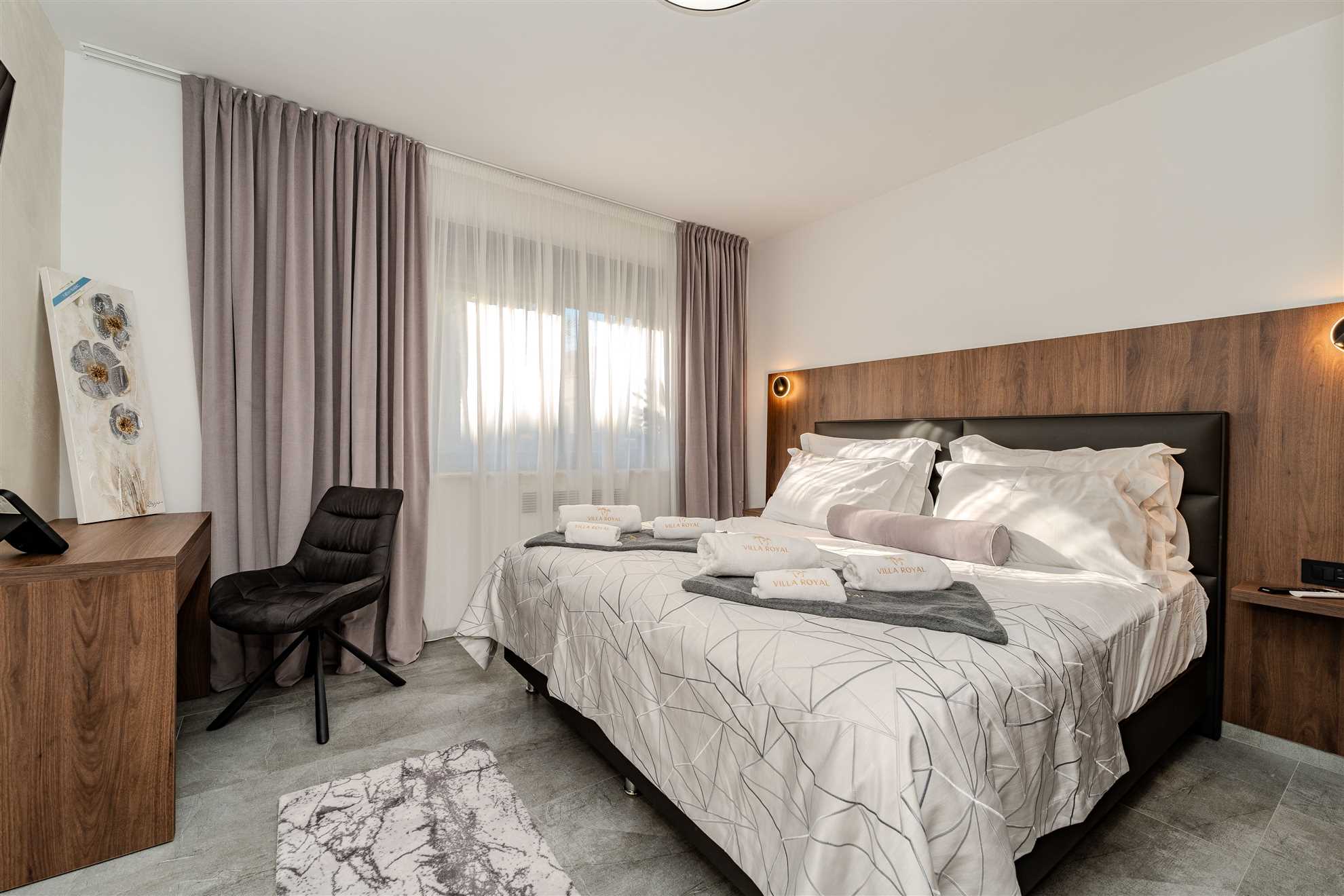 100 m from the sea  | Accommodation for 6-8 persons | Pool