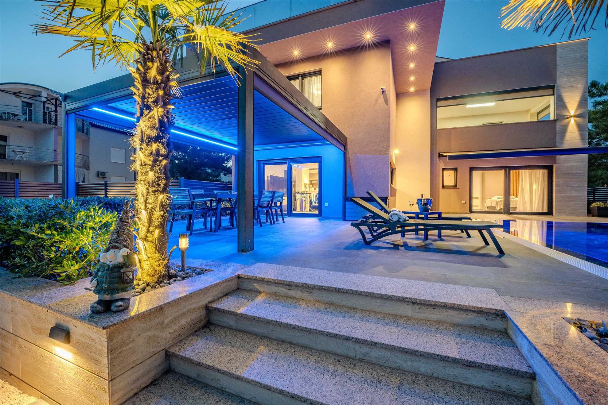 100 m from the sea  | Accommodation for 6-8 persons | Pool