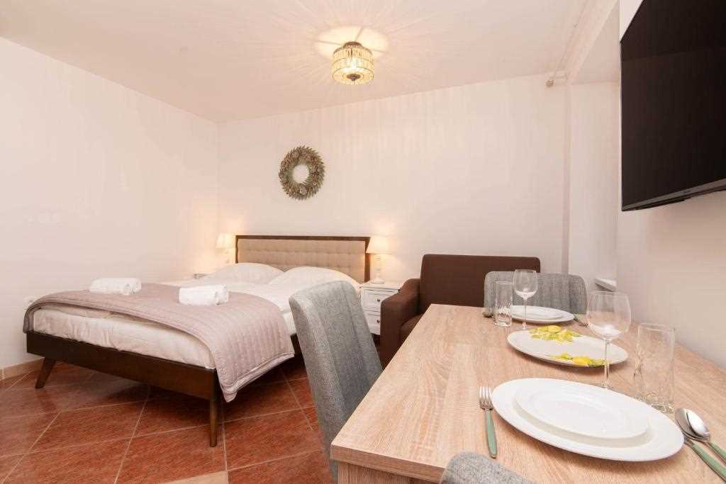 Deluxe King Studio Apartment Leonel