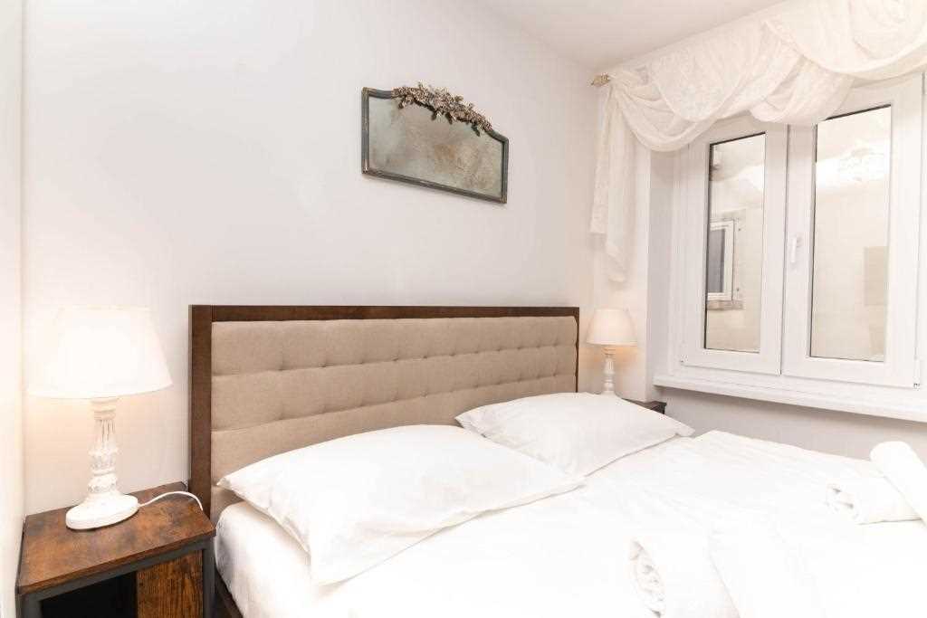 King Studio with Sofa Bed Apartment Leonel