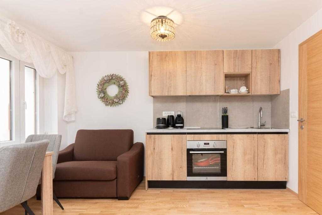 King Studio with Sofa Bed Apartment Leonel