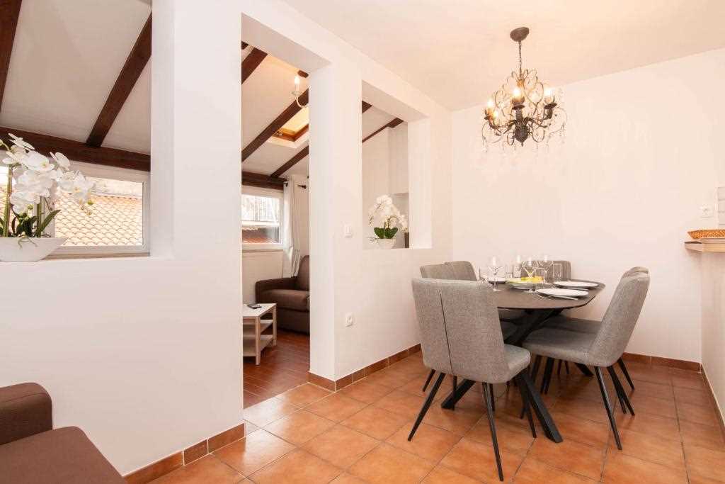 Duplex Apartment Leonel