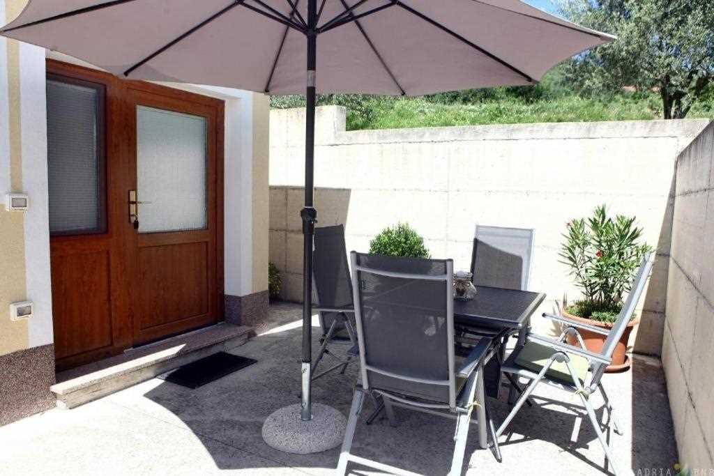 One Bedroom Apartment with terrace Nonna Laura