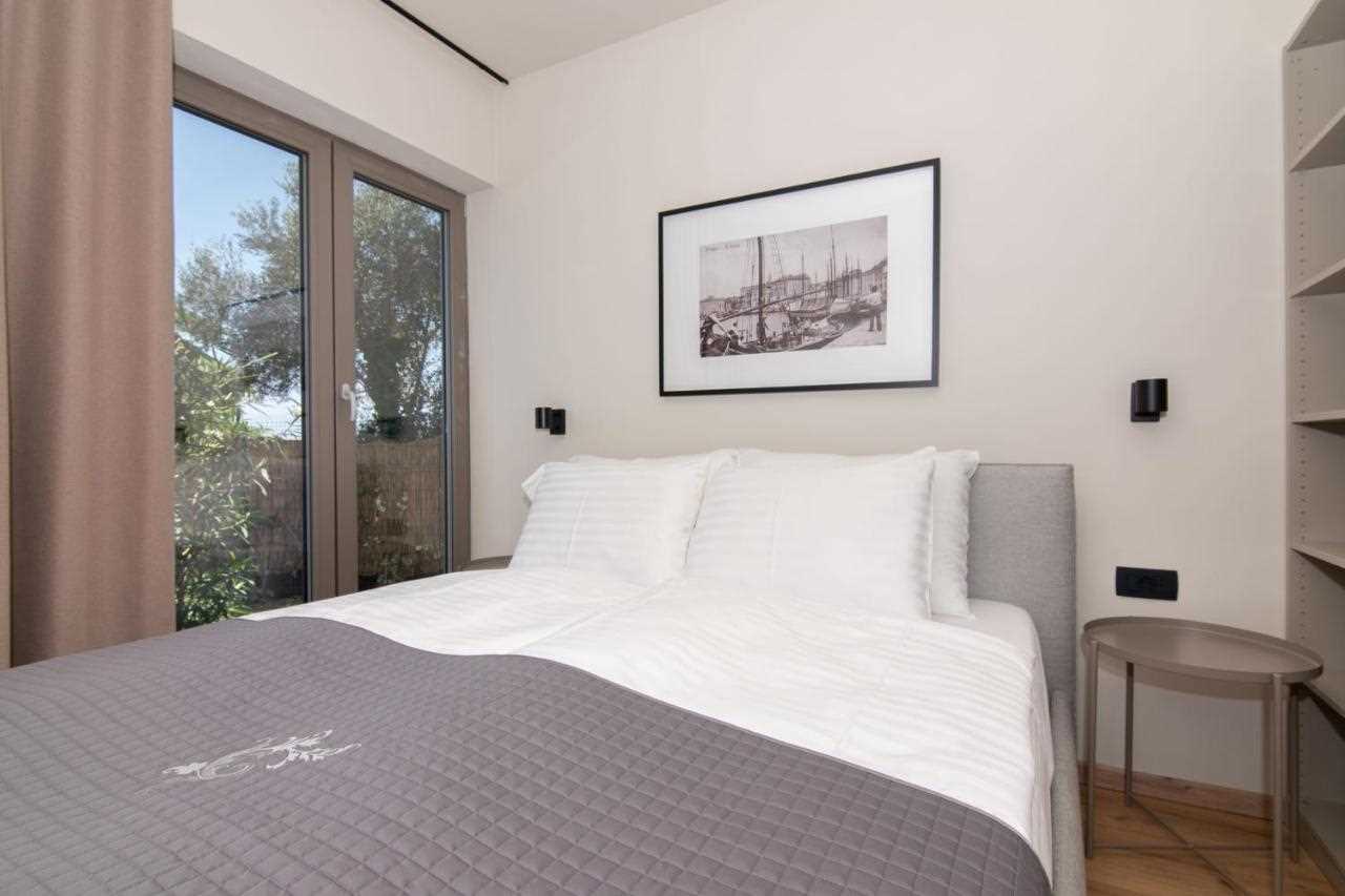 Apartment with 3 bedrooms, balcony and terrace Adelis