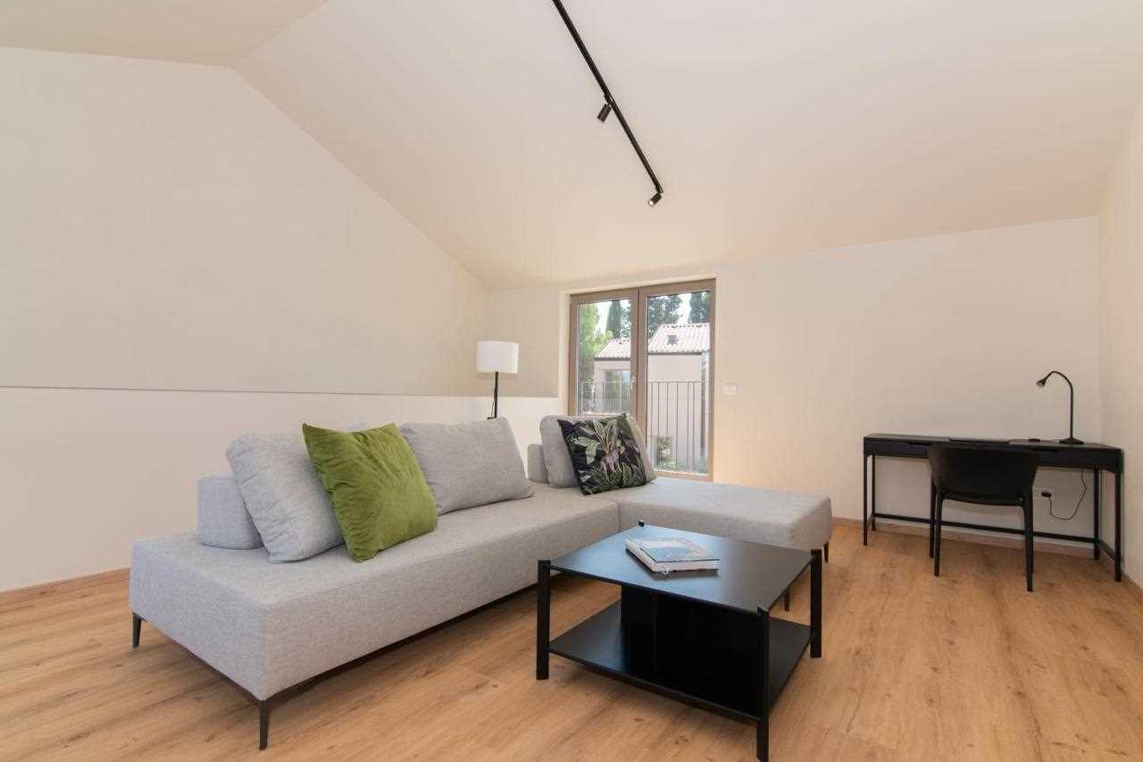 Apartment with 3 bedrooms, balcony and terrace Adelis