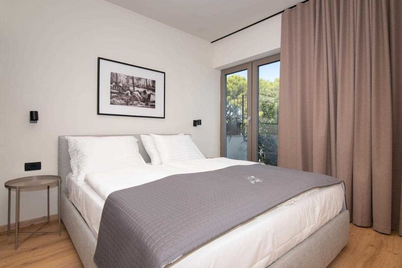Apartment with 3 bedrooms, balcony and terrace Adelis