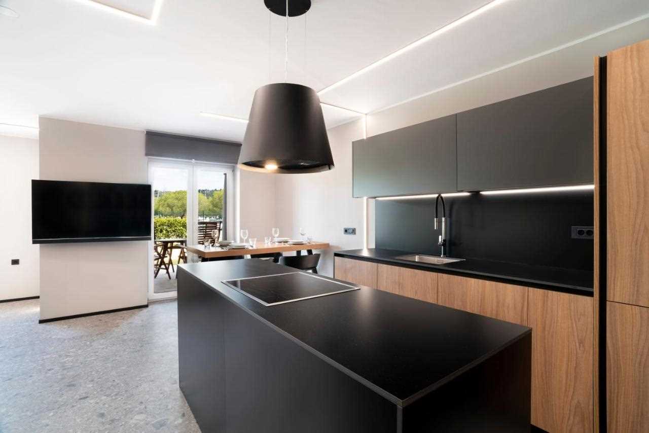 Image of Marina Two-Bedroom Apartment Terrace Burin 100