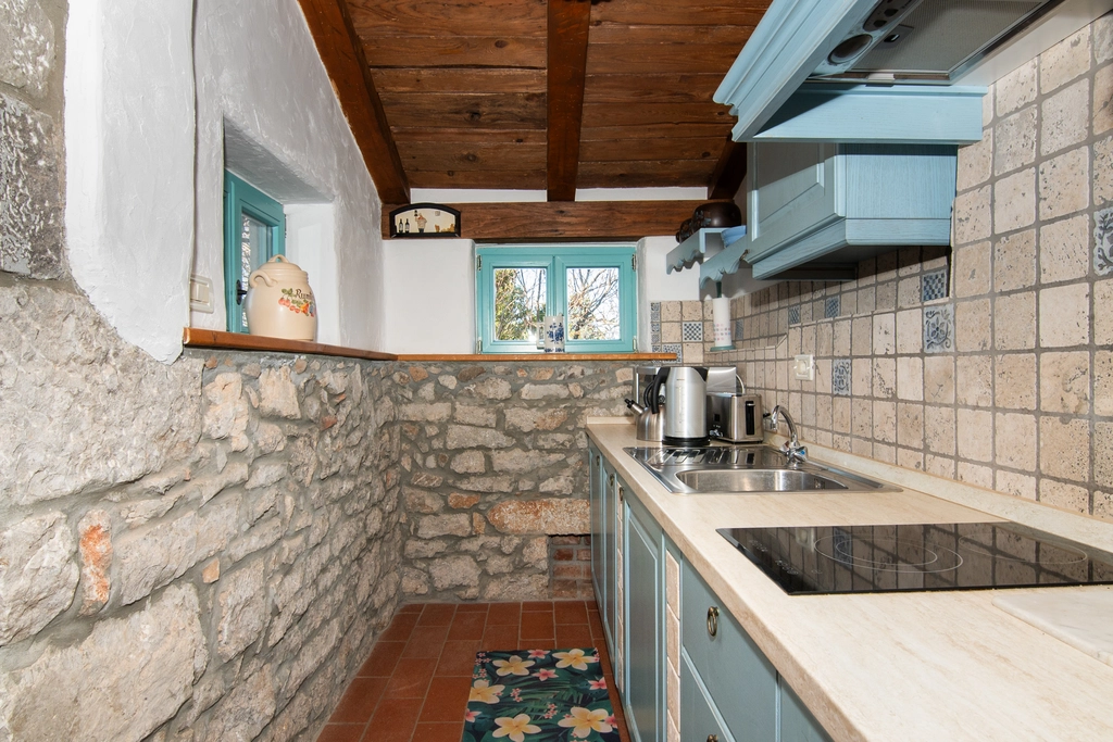 One-Bedroom Apartment in Sežana for Up to 4