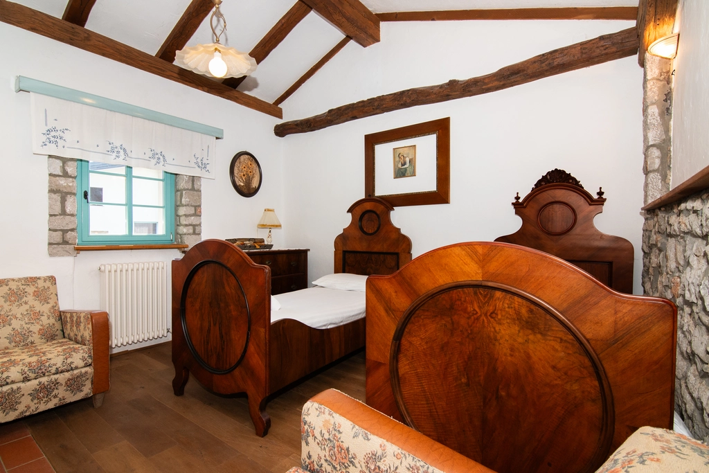 One-Bedroom Apartment in Sežana for Up to 4