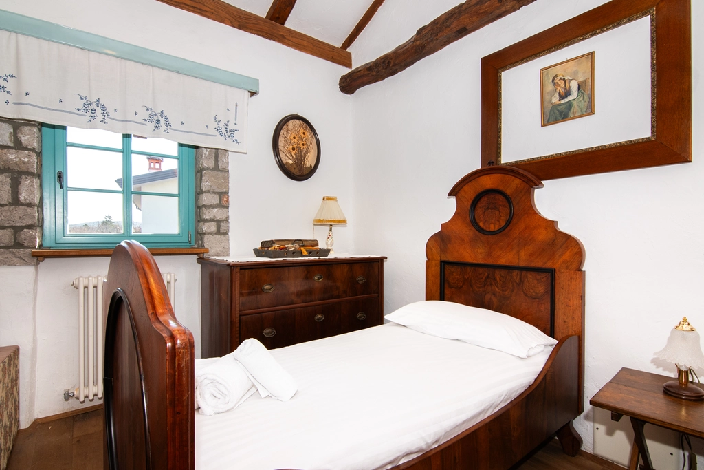 One-Bedroom Apartment in Sežana for Up to 4