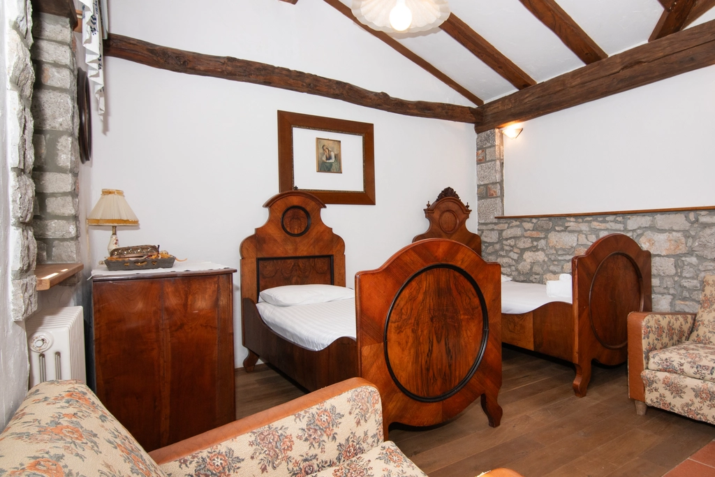 One-Bedroom Apartment in Sežana for Up to 4