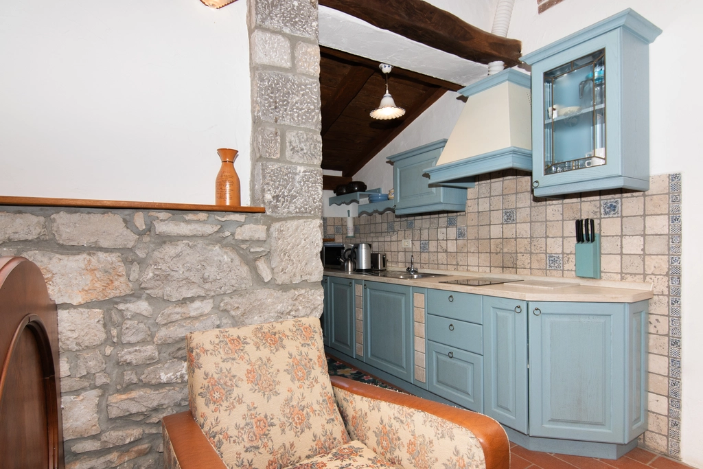 One-Bedroom Apartment in Sežana for Up to 4