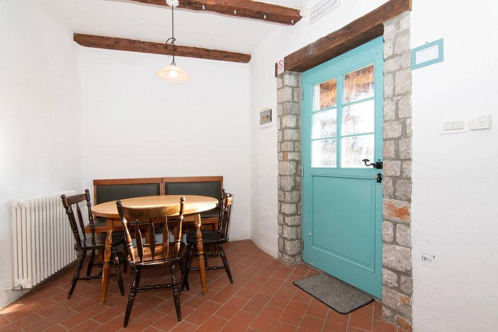 One-Bedroom Apartment in Sežana for Up to 4