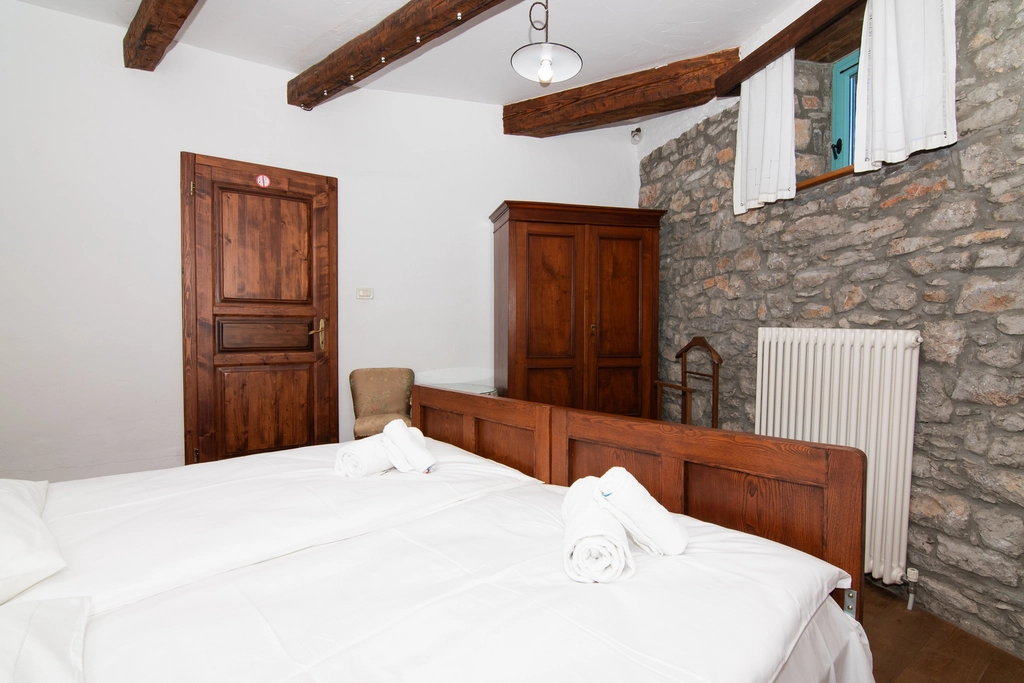 One-Bedroom Apartment in Sežana for Up to 4