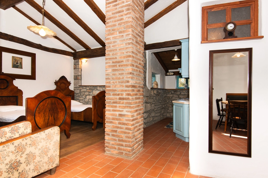 One-Bedroom Apartment in Sežana for Up to 4