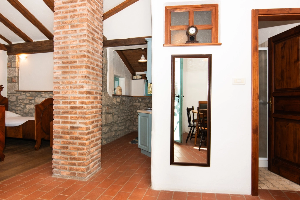 One-Bedroom Apartment in Sežana for Up to 4