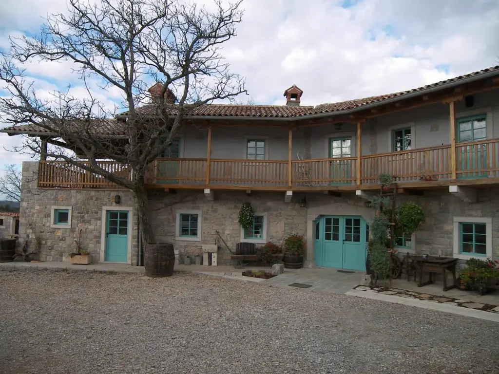 One-Bedroom Apartment in Sežana for Up to 4