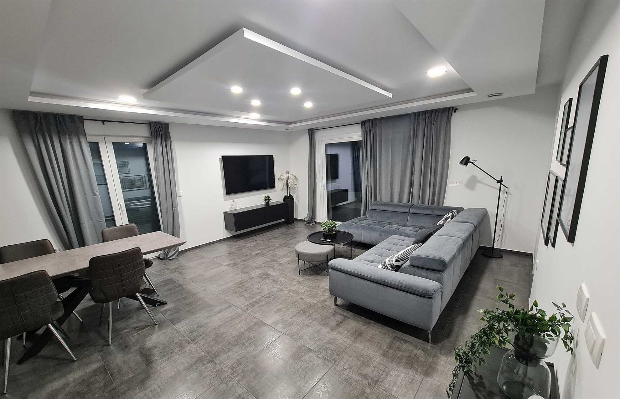 Villa Capris - One Bedroom Apartment with balcony