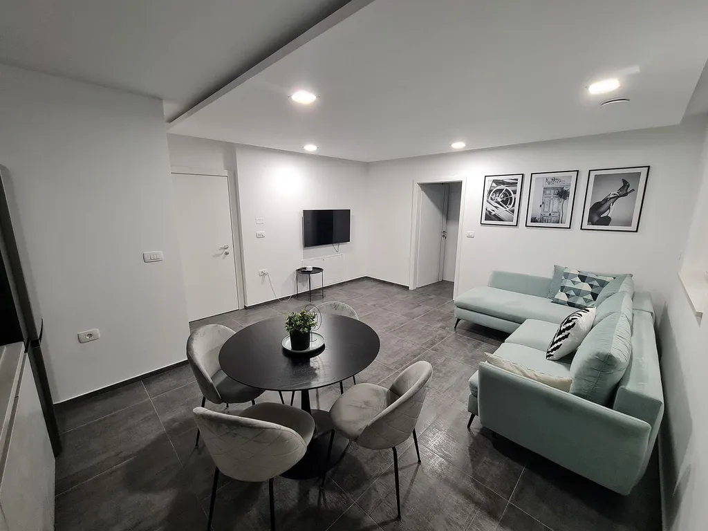 One-Bedroom Apartment in Koper for 2–3 Guests