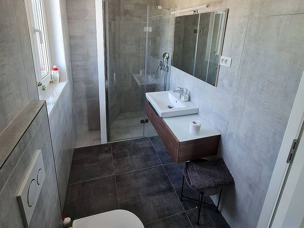 One-Bedroom Apartment in Koper for 2–3 Guests