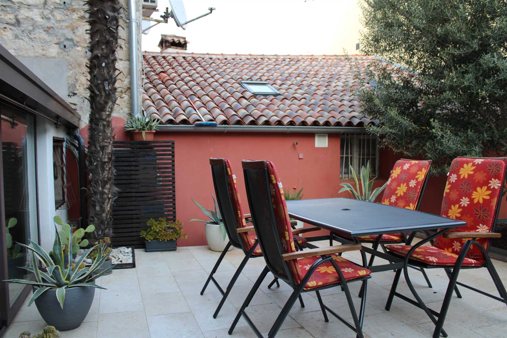 32. PICCOLO GIARDINO