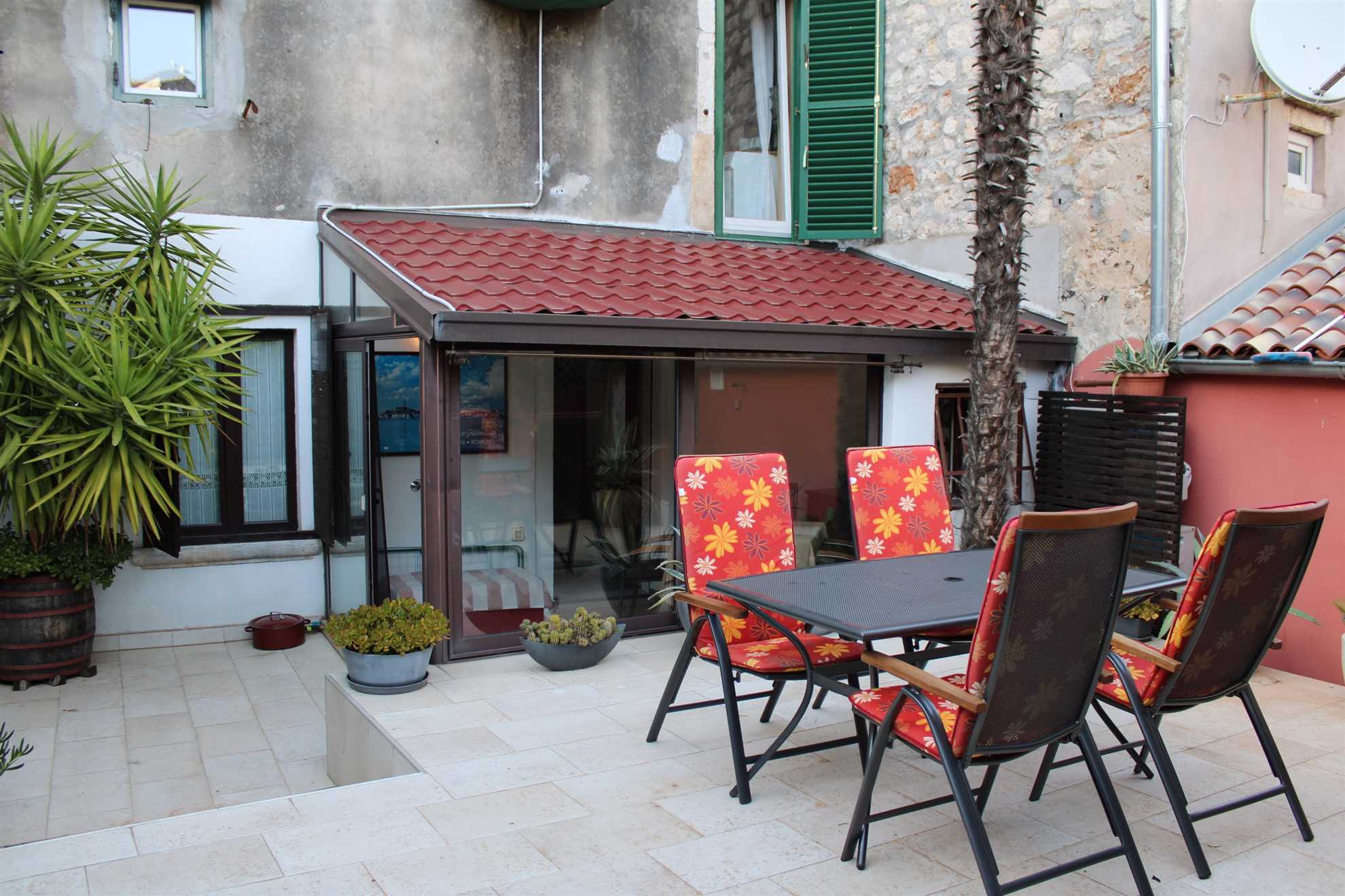 32. PICCOLO GIARDINO