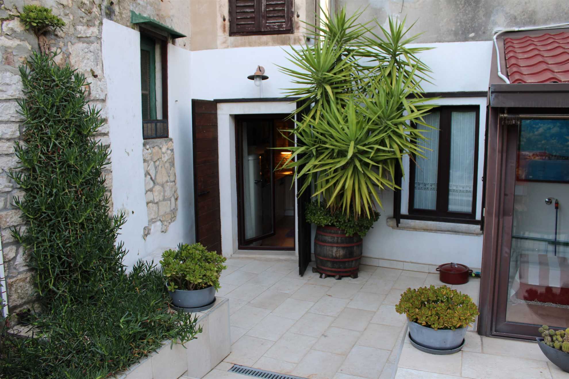 32. PICCOLO GIARDINO