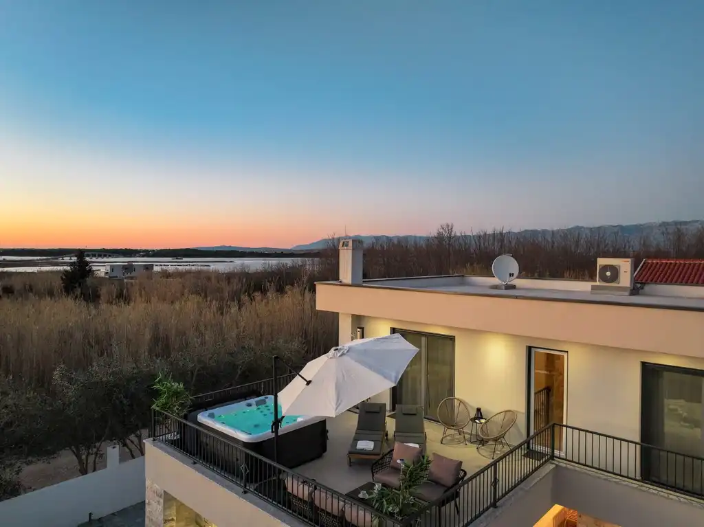 Villa in Privlaka for 8 with Heated Pool & Jacuzzi