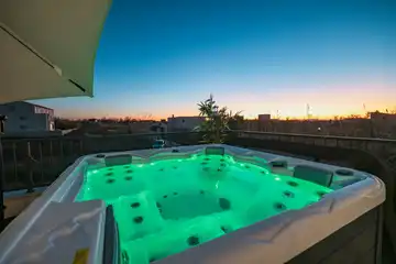 Villa in Privlaka for 8 with Heated Pool & Jacuzzi