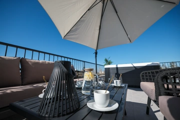 Villa in Privlaka for 8 with Heated Pool & Jacuzzi