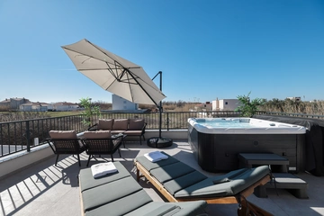 Villa in Privlaka for 8 with Heated Pool & Jacuzzi