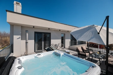 Villa in Privlaka for 8 with Heated Pool & Jacuzzi