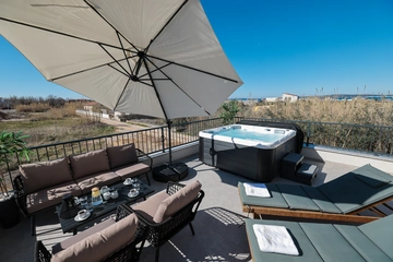 Villa in Privlaka for 8 with Heated Pool & Jacuzzi