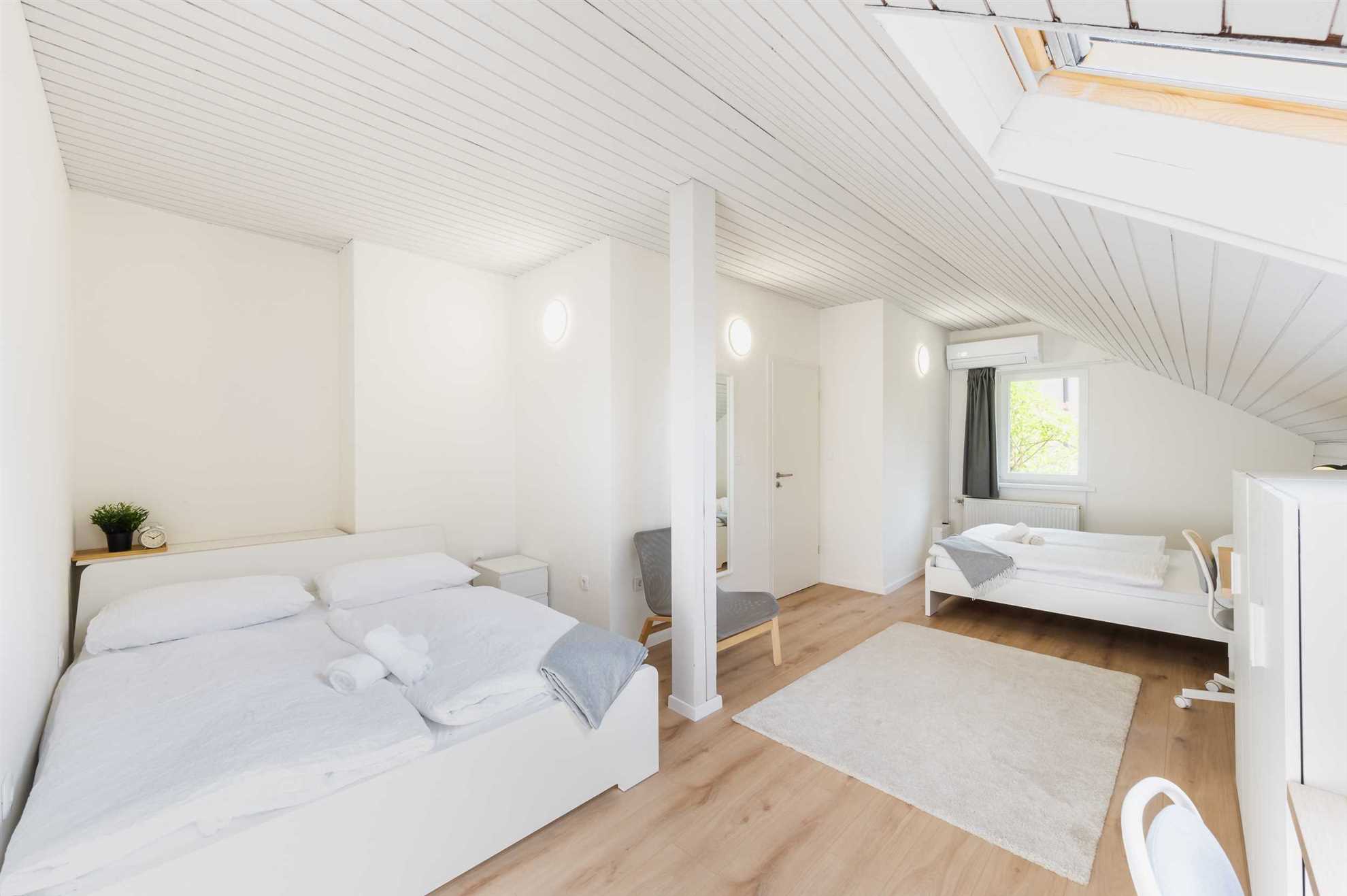 Argo 3, 9 pax Residence