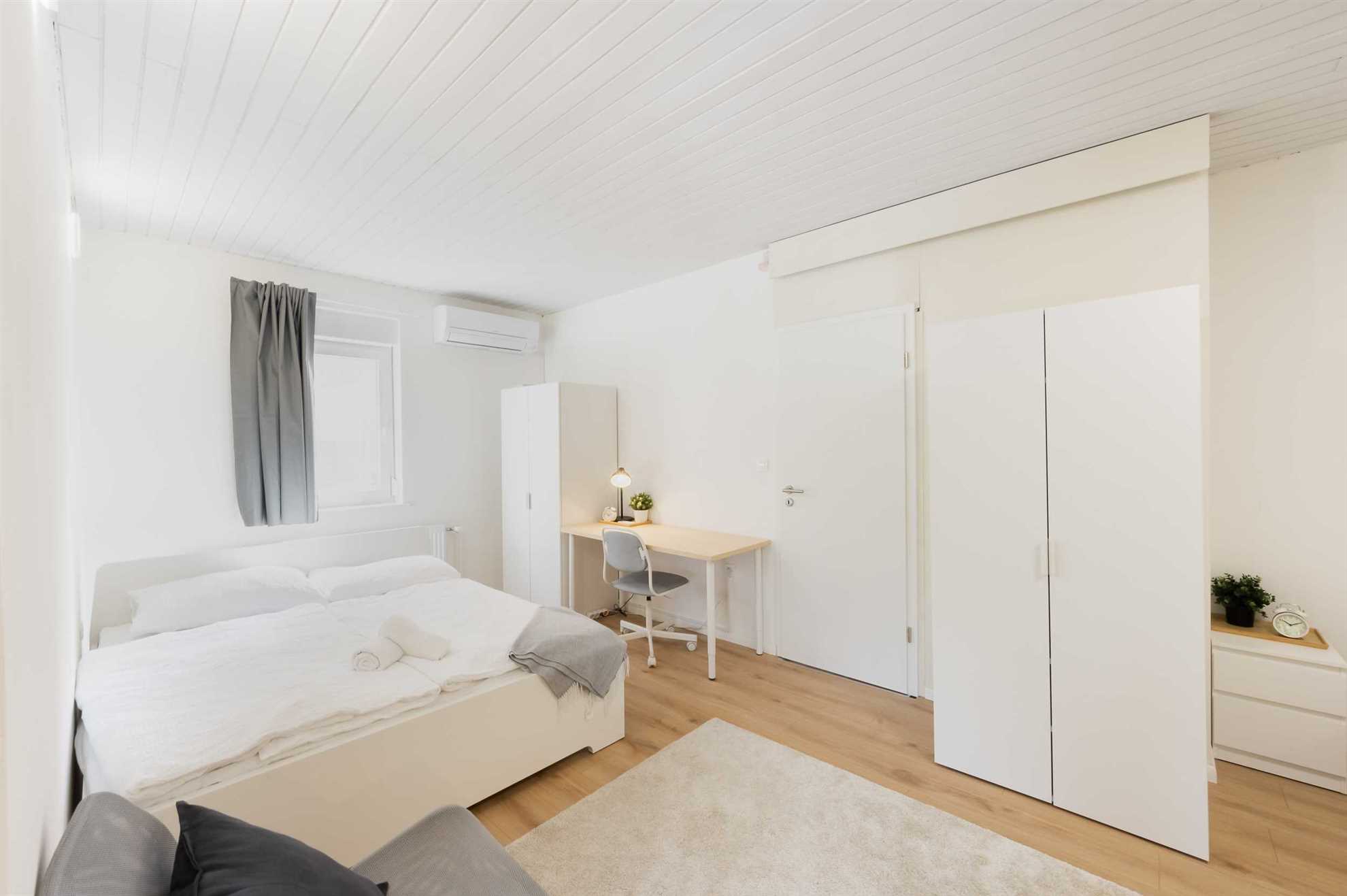 Argo 3, 9 pax Residence