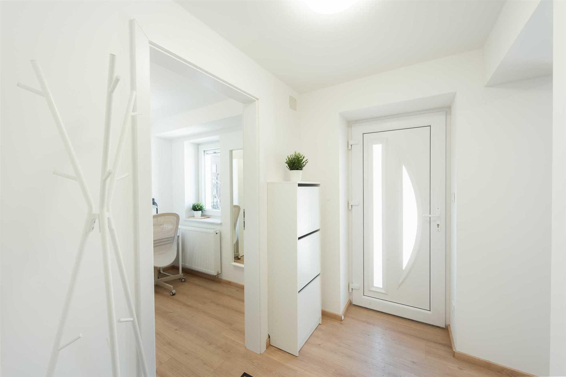 Argo 5, 5 pax Residence