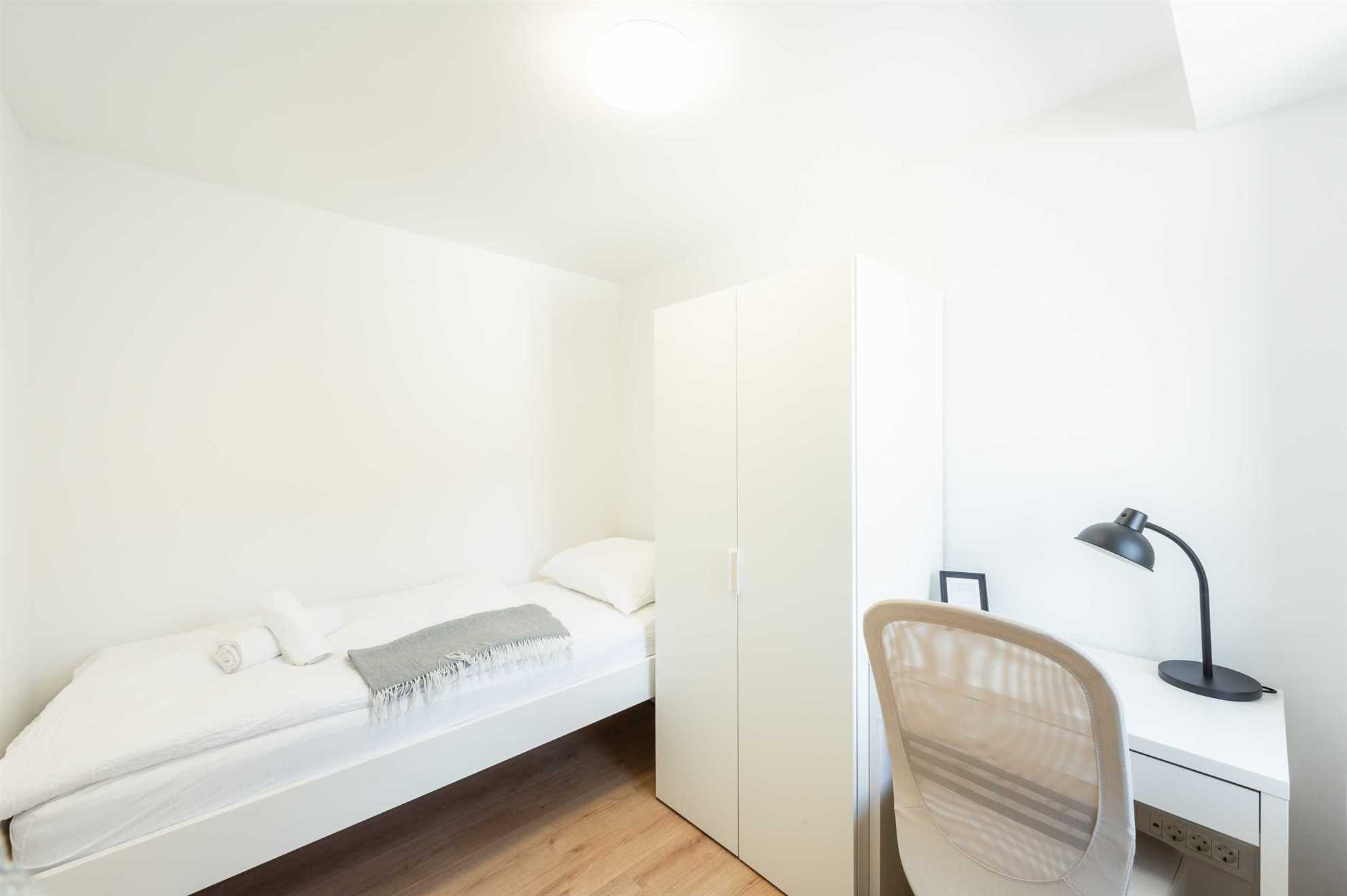 Argo 5, 5 pax Residence